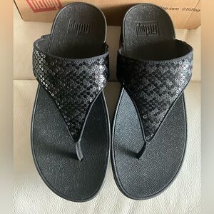 BRAND NEW Lulu Fit Flops Black SZ 8